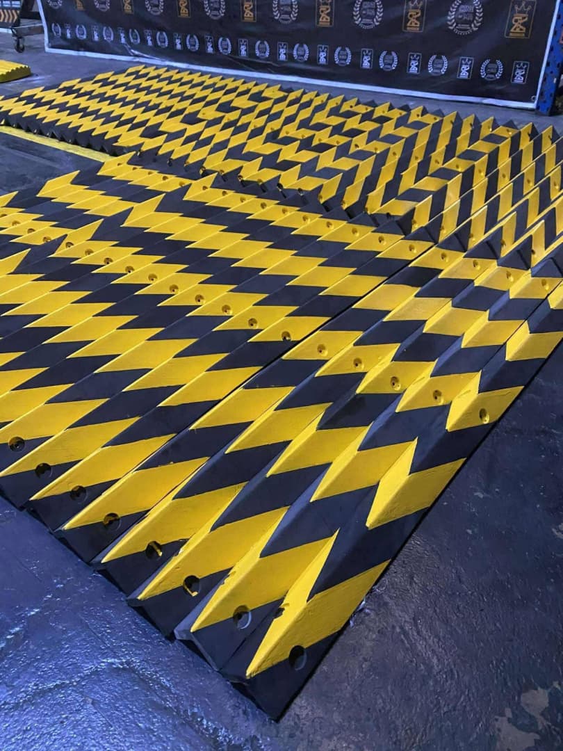Rubber Corner Guard Yellow Black Pile